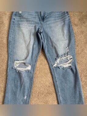 American Eagle Outfitters Light Blue Ripped Jeans